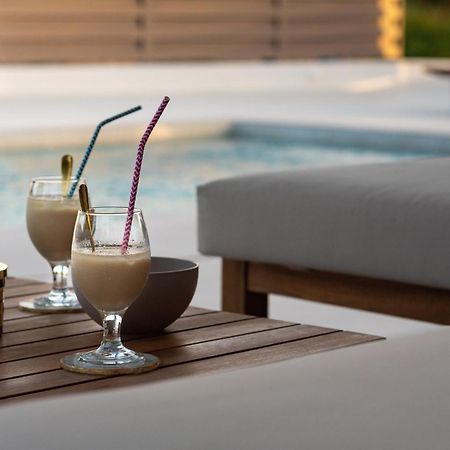 Beach Haven House With Pool And Jacuzzi Kastela Bagian luar foto