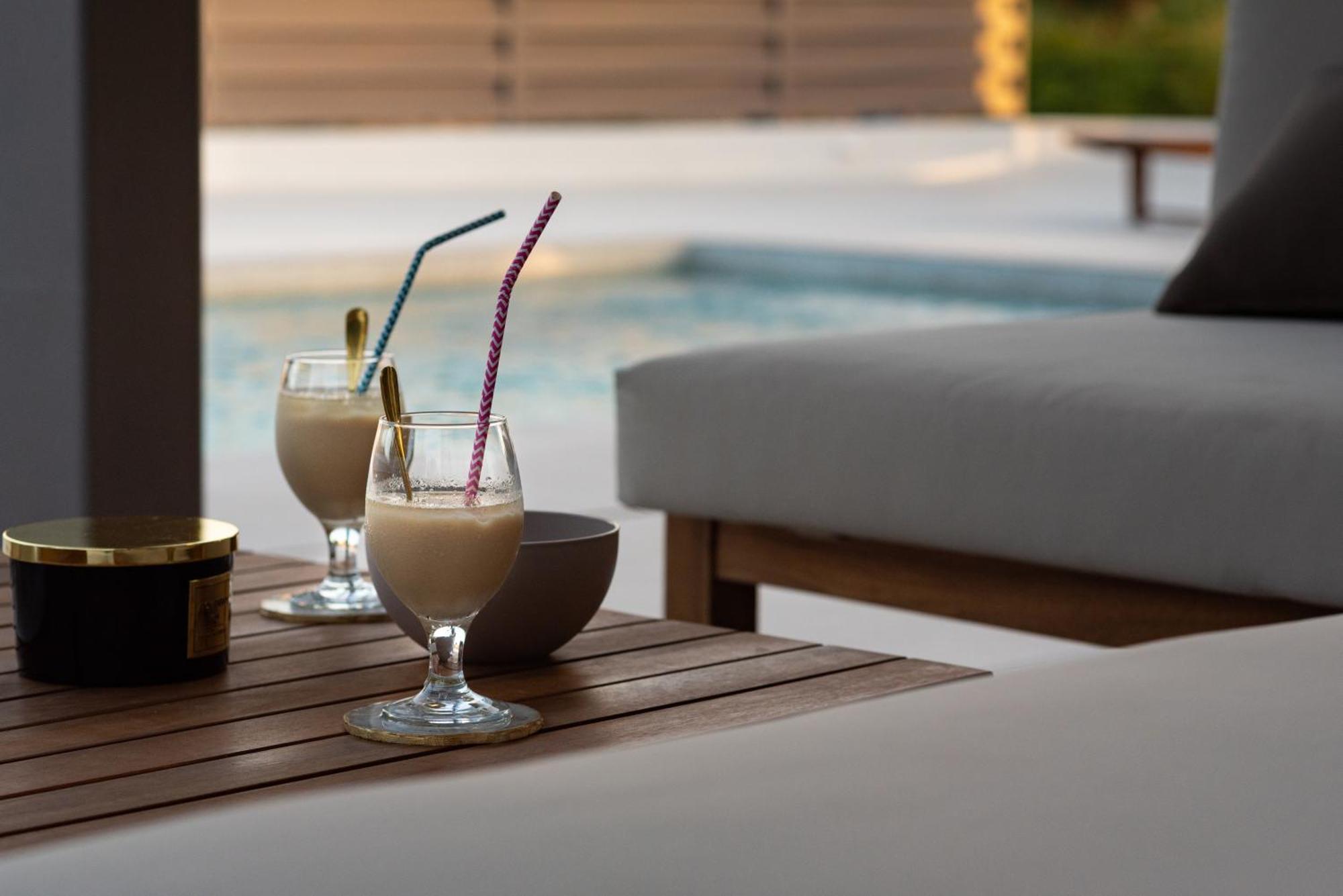 Beach Haven House With Pool And Jacuzzi Kastela Bagian luar foto